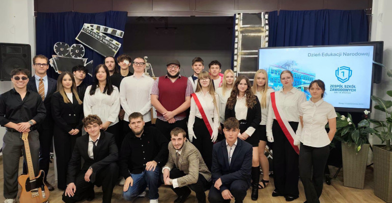 SŁOWIAŃSKA ŚWIĘTUJE DZIEŃ EDUKACJI NARODOWEJ! 🎤✨