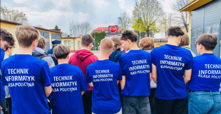 Przedsmak policyjnej służby dla klas informatycznych
