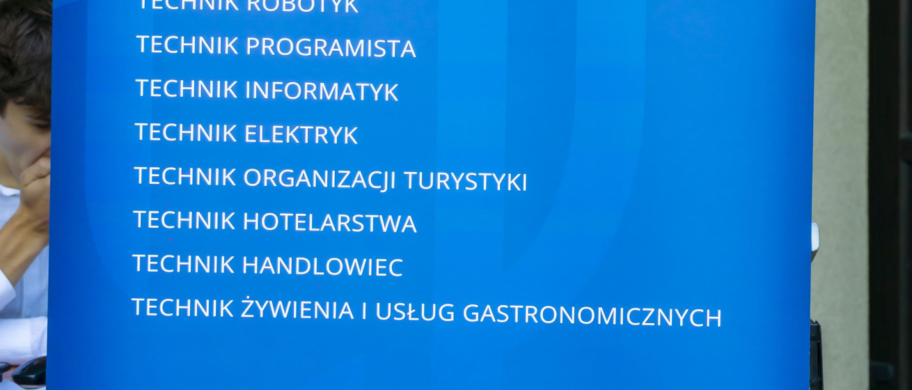 Uroczyste rozpoczęcie roku szkolnego w Zespole Szkół Zawodowych nr 1 w Brzegu