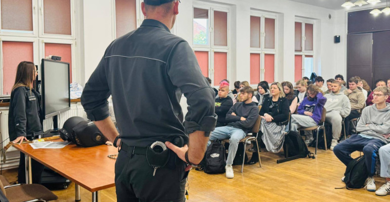 Wizyta przedstawicieli Zakładu Karnego – lekcja odpowiedzialności i służby.