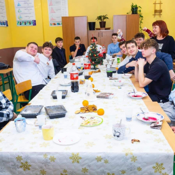 319123584_1221802405432697_1115350983797768560_n