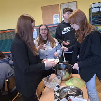 410902679_877146151078112_5409184823765742539_n