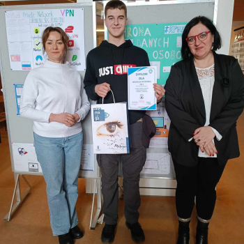 427710658_916338717158855_4881216051316996939_n