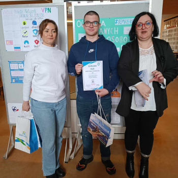 427741555_916338800492180_6348755947745516128_n