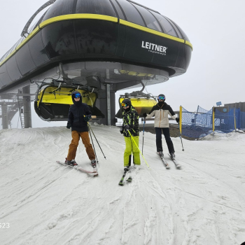 428474584_918606650265395_7081510951638617110_n