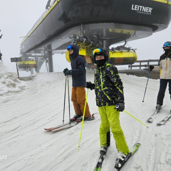 428325429_918606296932097_4091288556184926180_n