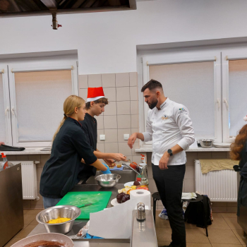 8728afff-f7ec-49b6-b172-8450b374da44