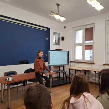 aa9f7208-3db0-40d0-916b-f83d1fc884ad