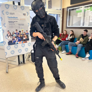 1913c551-2c84-4c51-81e8-1f78e8de73d3