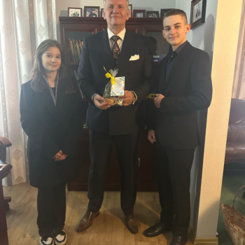 ddd9d7b9-f86f-4b5a-b9f5-fc918016d33f